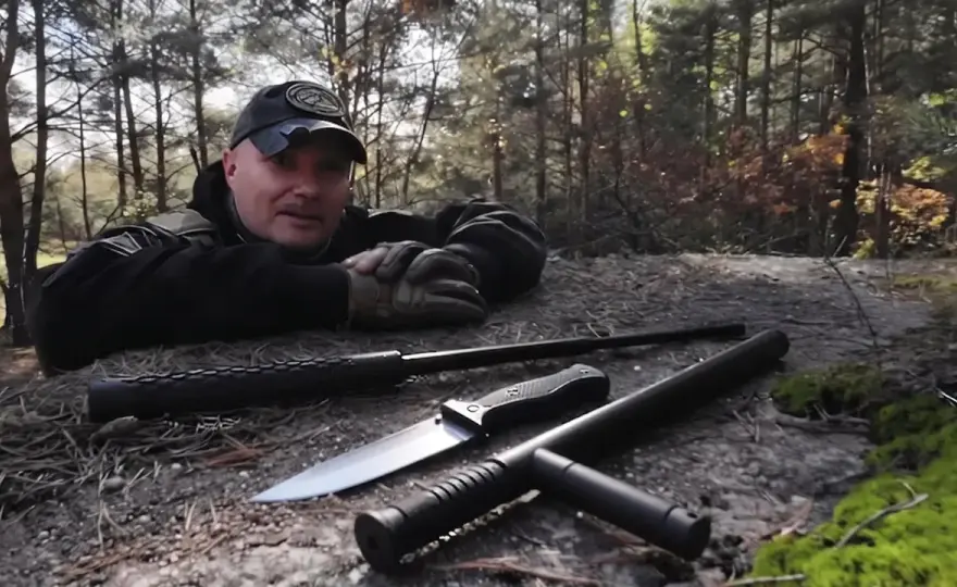 Tonfa w samoobronie - jak wybrać i używać jej bezpiecznie?